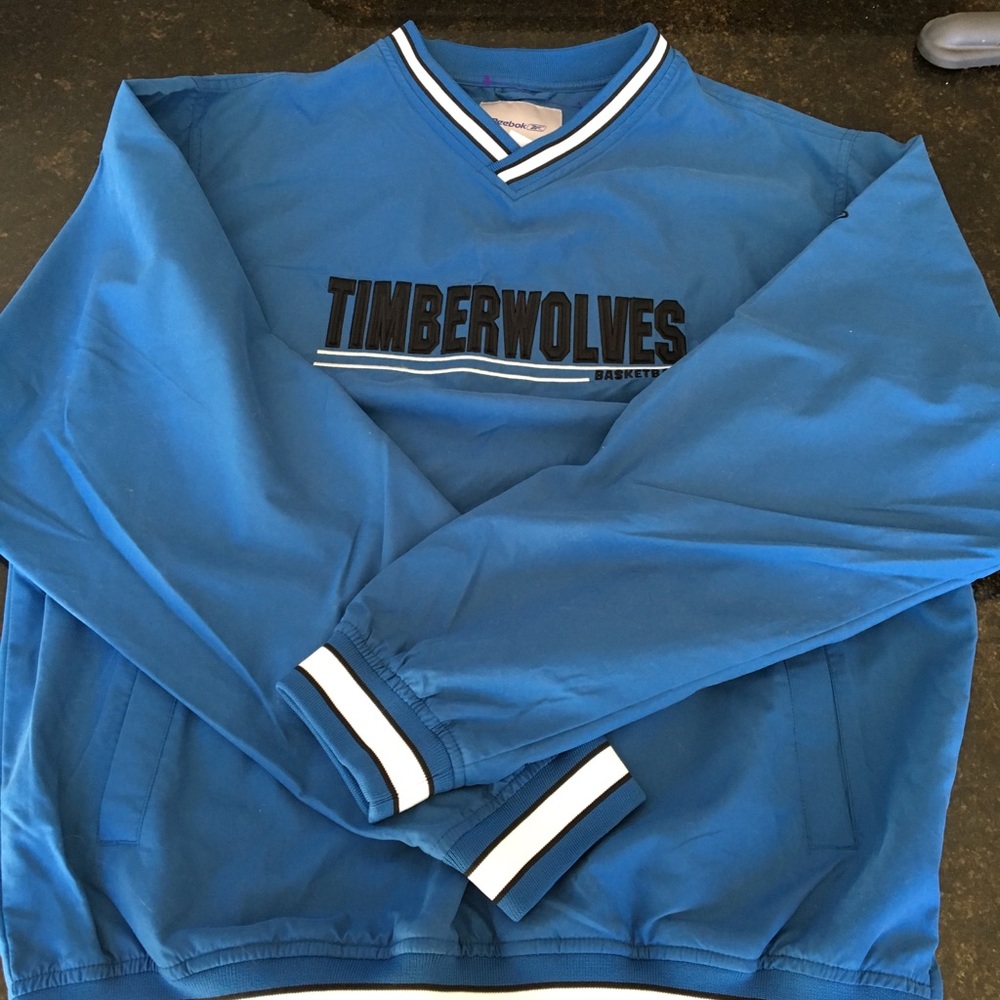 Men’s Medium crewneck windbreaker